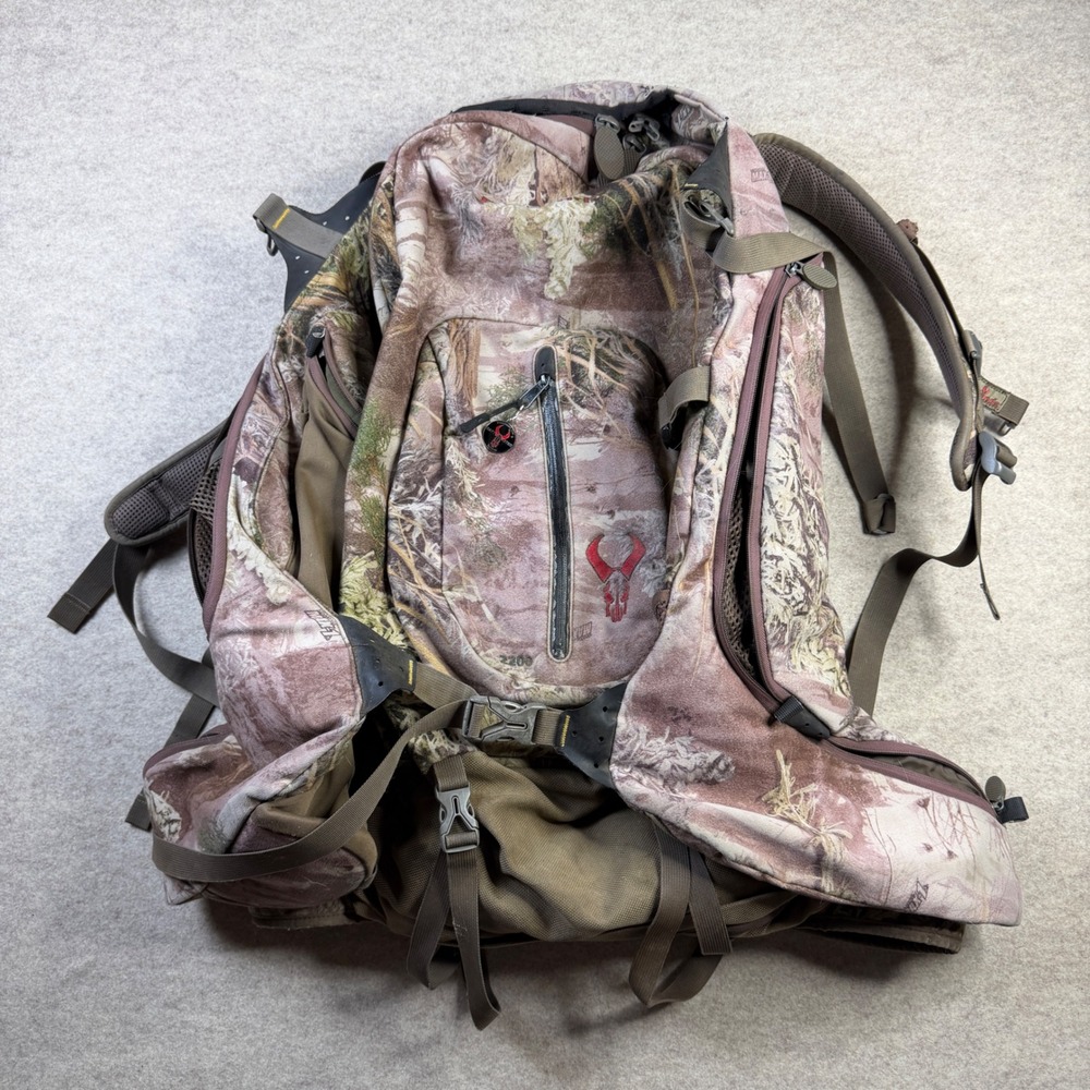 Badlands 2200 Hunting Backpack Camo Internal Frame Meat Shelf Pack